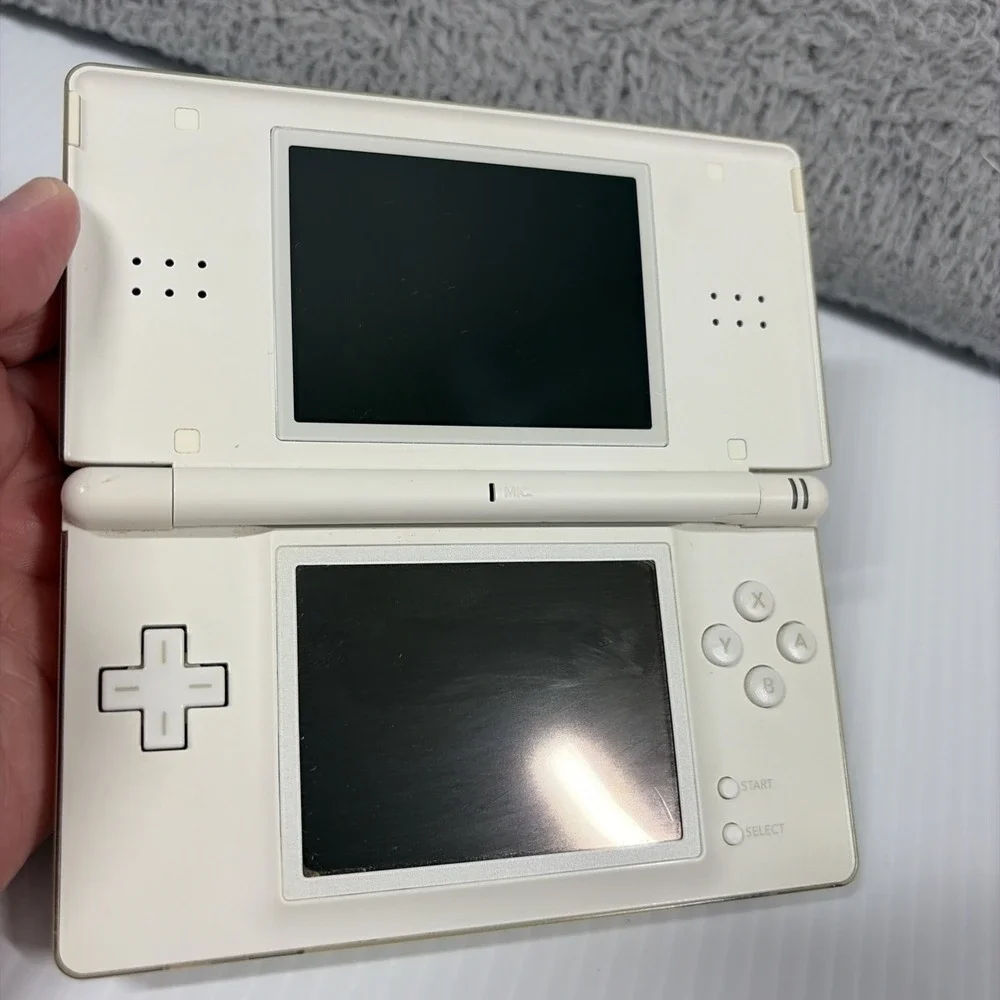Nintendo DS Lite Handheld System - White USG-001 Charger Games Bundle Lot